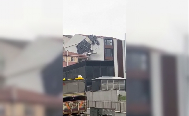 Arnavutköy’de çatının uçtuğu o anlar kamerada