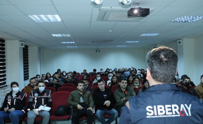 Cizre’de öğretmenlere Siberay Projesi, Narkorehber ve ’Uyuma’ uygulaması anlatıldı