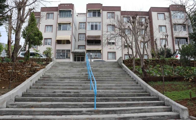 İzmit’te 3 ayrı mahalleye yeni merdiven