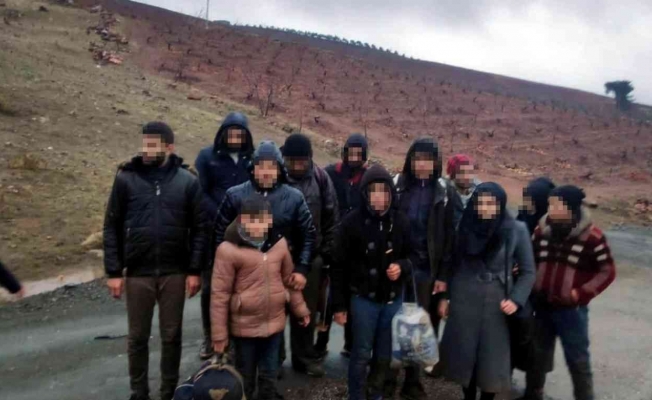 Suriye sınırında 16 göçmen yakalandı