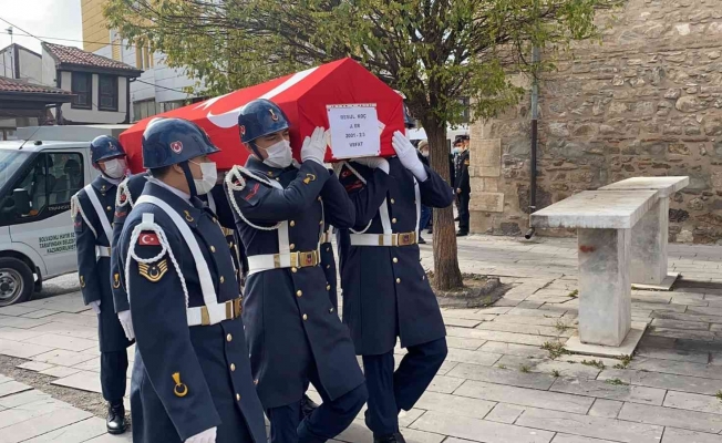 Trafik kazasında hayatını kaybeden Afyonkarahisarlı asker toprağa verildi