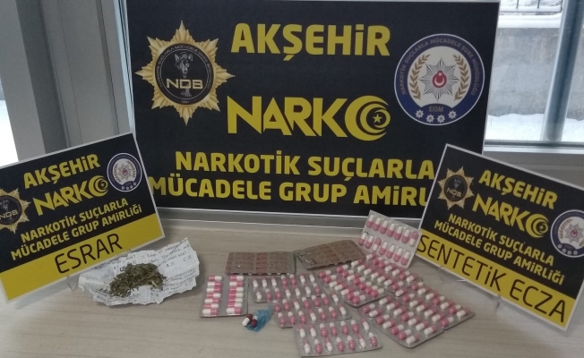 Akşehir’de durdurulan araçta 150 adet uyuşturucu hap ele geçirildi