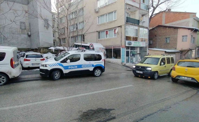 Bursa’da otobüse kartopu atan çocukları kovalayan otobüs şoförü bıçaklandı