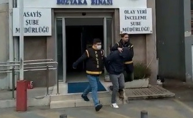 İzmir’de kuyumcuyu soyan zanlı kıskıvrak yakalandı