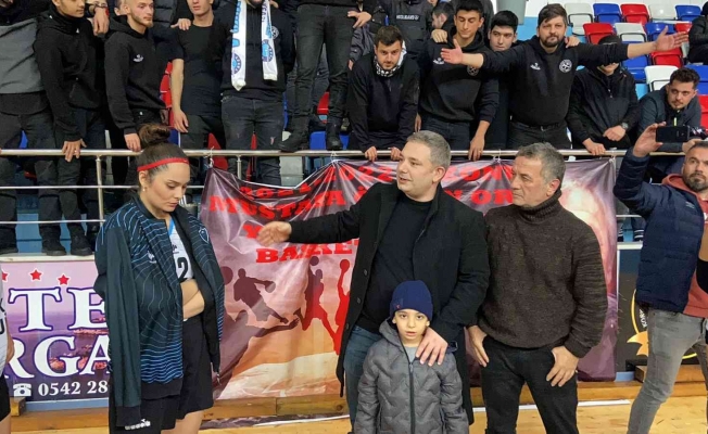 Kadınlar Voleybol 2. Ligi: MFA Zonguldak Spor Kulübü, Kocaeli Gölcük İhsaniyespor’u 3-1 yendi.