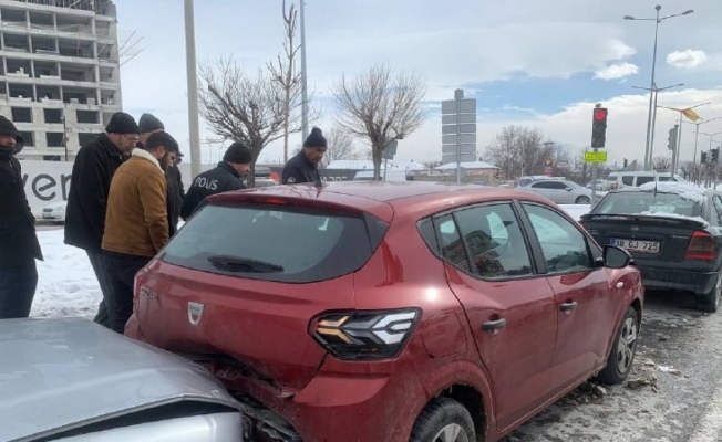 Kayseri’de zincirleme kaza: 2 yaralı