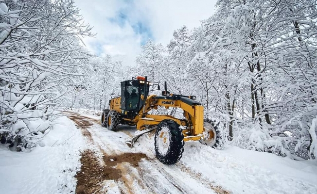 Rize’de kardan kapanan 107 köy yolu açıldı
