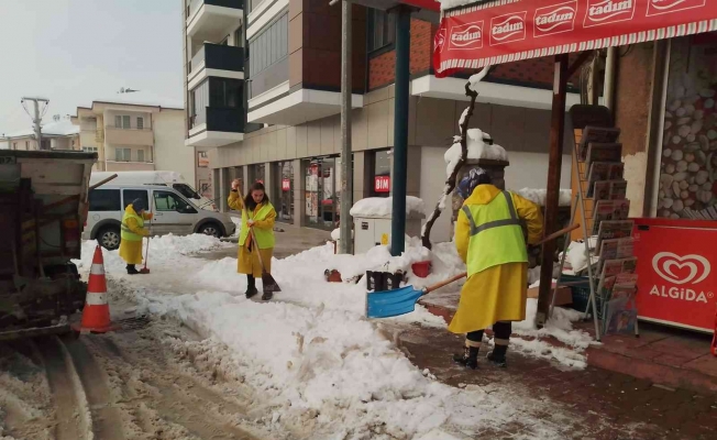 Safranbolu Belediyesi buzlanmaya karşı çalışmalarını sürdürüyor