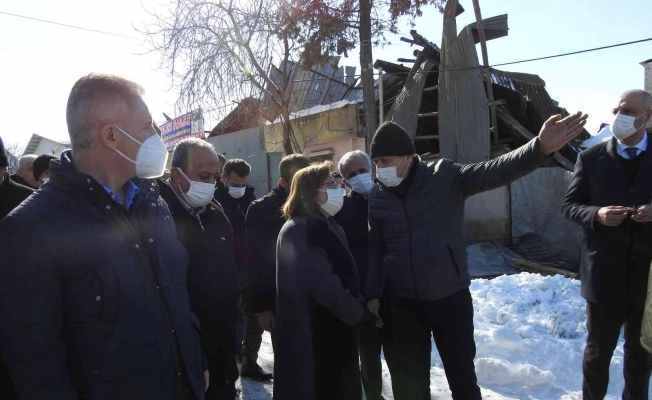 Yoğun kar, Mahrukatçılar Sitesi esnafını vurdu