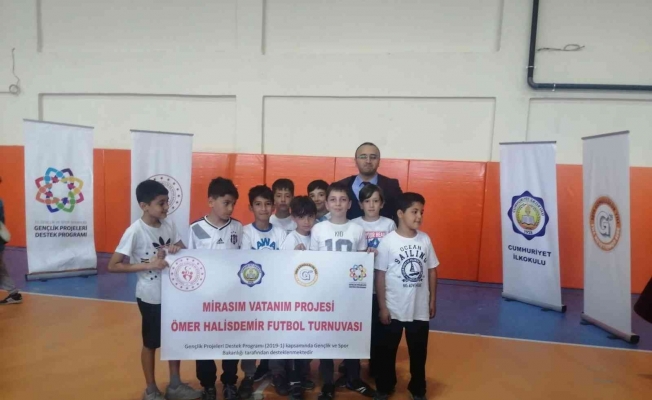Güründe şehit Ömer Halis Demirin adıyla turnuva düzenlendi