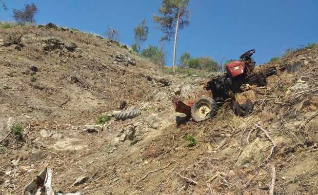 Manavgat’ta traktör 300 metrelik uçuruma yuvarlandı: 1 ölü