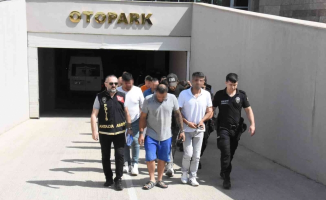Antalya’da aranan 53 şahıs yakalandı