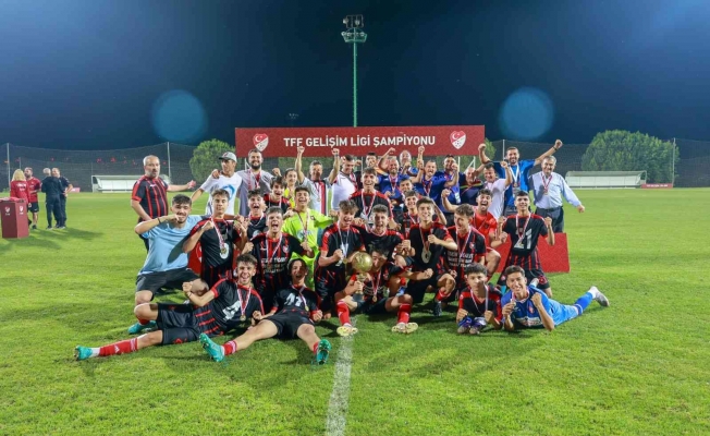 Gelişim Ligi U-17 Şampiyonu Uşakspor