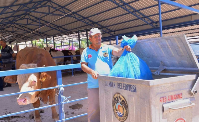 Alanya Belediyesinden “Kurban atıklarını poşetleyerek çöpe atalım”  uyarısı