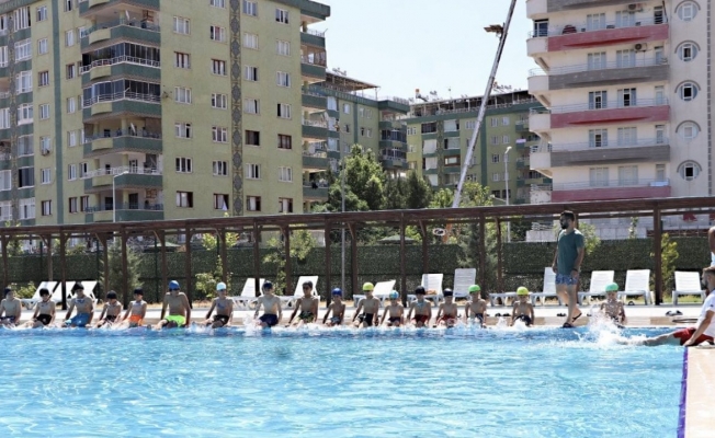 Kayapınar Belediyesi’nin yüzme kursları başladı
