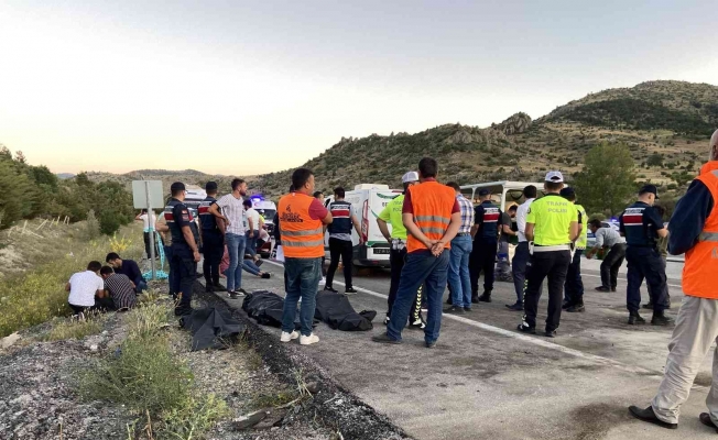 Konya’da iki otomobil çarpıştı: 5 ölü, 4 yaralı