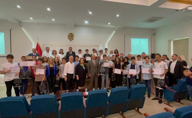 LGS’de derece yapan Eskişehir’deki 26 öğrenci ödüllerini aldı