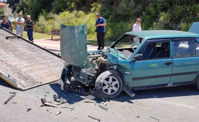Manavgat’ta alkollü sürücünün trafik kazası: 2 yaralı