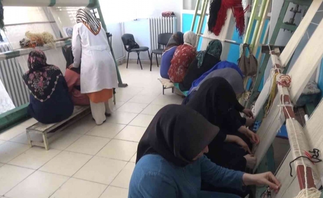 Muş’ta kadınlar ADEM kurslarıyla meslek ediniyor