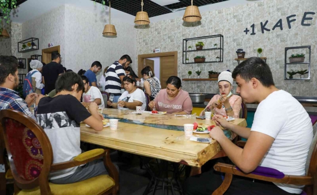 Diyarbakır’da özel gereksinimli bireyler, aktif yaşam merkeziyle sosyalleşiyor