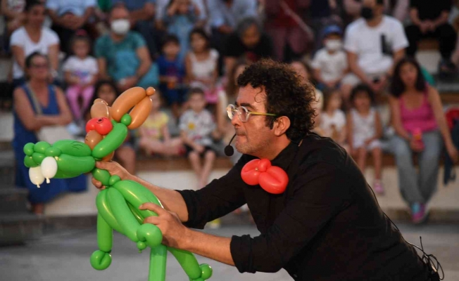 Kadıköy’de “Mahallemde Çocuk Tiyatrosu” devam ediyor