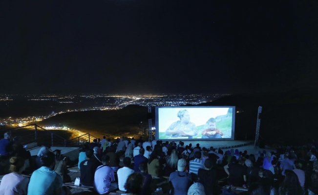Mardin’de açık hava sinema keyfi başladı