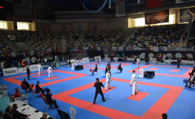 75 ülkeden bin 65 karatecinin ter döktüğü uluslararası turnuva başladı