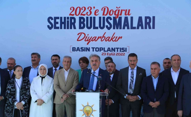 AK Parti heyeti Diyarbakır’a çıkarma yaptı