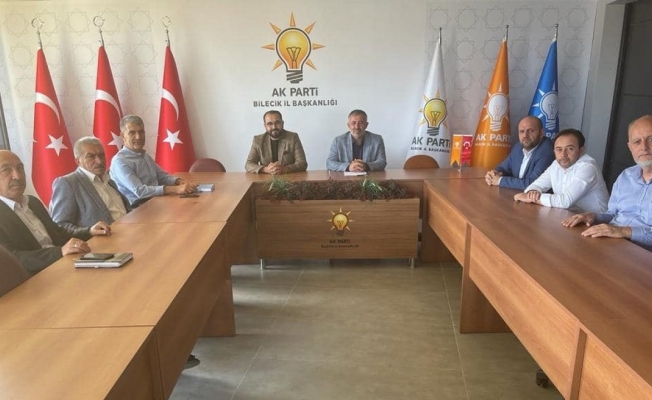AK Parti İl Başkanı Yıldırım ilçe başkanlarıyla bir araya geldi