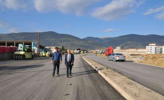 Akşehir’de yollar asfaltlanıyor