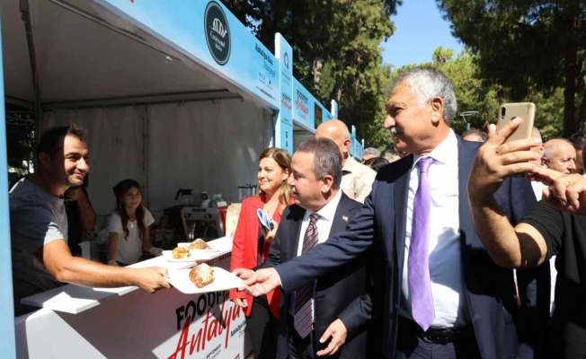 Başkan Böcek: “I. Uluslararası Food Fest Antalya Gastronomi Festivali’ni gerçekleştirmenin mutluluğunu yaşıyoruz”
