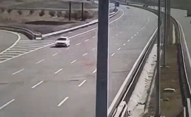 Otoyolda geri manevra yapan İBB aracının şoförü kazada hayatını kaybetti
