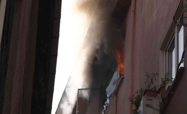 Mecidiyeköy’de pilotların kaldığı dairede yangın