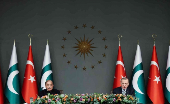 Cumhurbaşkanı Erdoğan: “Pakistan’la 5 milyar dolarlık ticaret hacmi hedefimize ulaşmak için gerekli iradeye ve kararlılığa sahibiz”