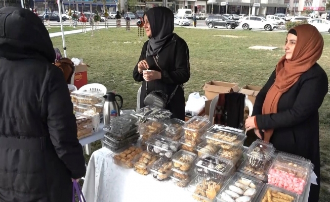 Kütahya’da üreten kadınlar stant açarak ürünlerini satışa sundu