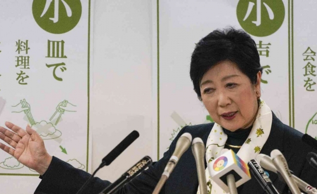 Tokyo Valisi Koike’den enerji tasarrufu için "boğazlı kazak giyin" çağrısı