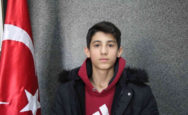 Batman’da 8. sınıf öğrencisi iki günde İstiklal Marşı’nı Arapça ezberledi