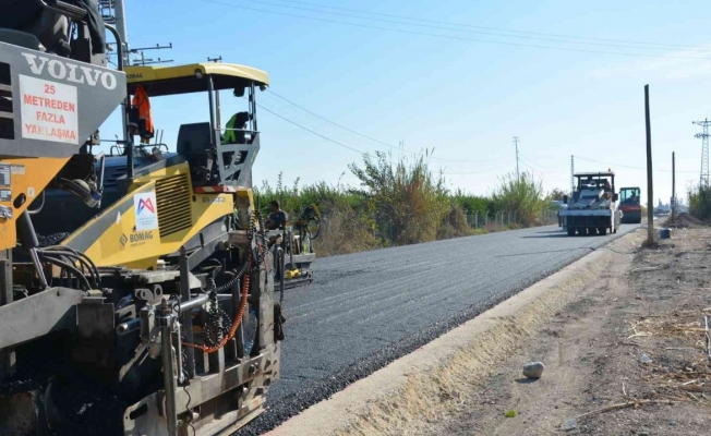 Büyükşehir, asfalt çalışmalarına Tarsus’ta devam ediyor