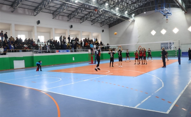 Malatya’da okullar arasında düzenlenen voleybol şampiyonası tamamlandı