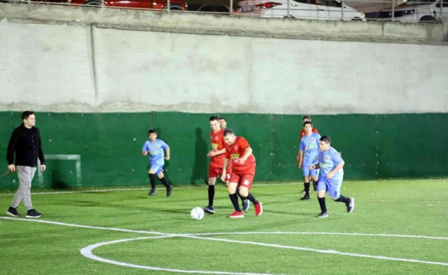 Sinop’ta protokol ile engelli çocuklar futbol oynadı