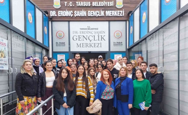 Tarsus Belediyesi, üniversite öğrencilerine hizmetlerini tanıttı