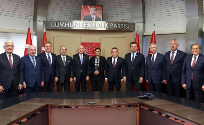 CHP lideri Kemal Kılıçdaroğlu, CHP’li Belediye Başkanları ile görüştü