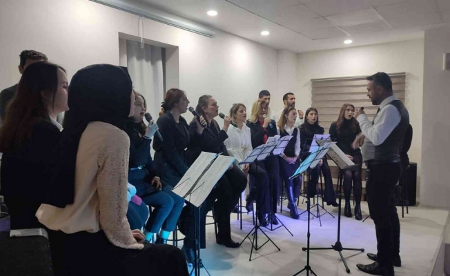 Erzurum’da ’Şarkılar bizi söyler biz de şarkı söyleriz’ konseri beğeniyle izlendi