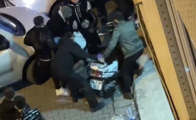 İstanbul’da kıraathanede silahlı saldırı kamerada: Sandalye fırlatıp, masaları devirdiler
