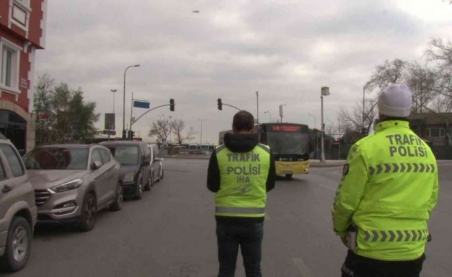 Kadıköy’de dron destekli denetim: Kaçan taksiciye ceza kesildi