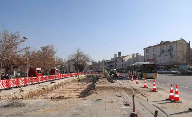 Konya Büyükşehir Kültürpark’a kapalı otobüs durakları yapıyor