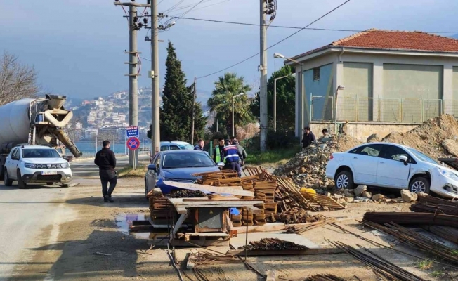 Yalova Esenköy’de cip ile otomobil çarpıştı
