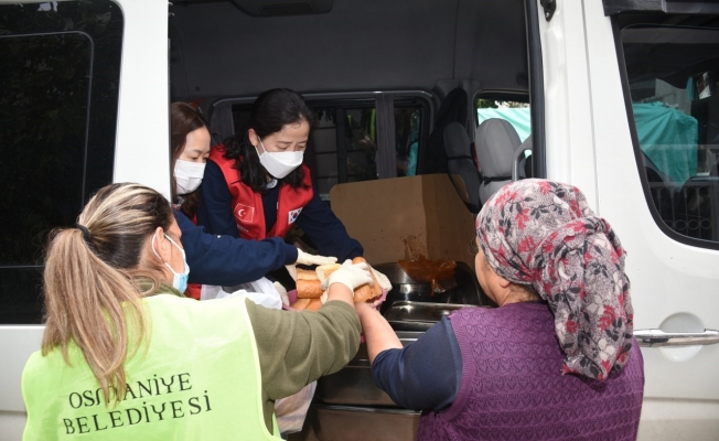 Güney Koreli gönüllüler destek için deprem bölgesi Osmaniye’de