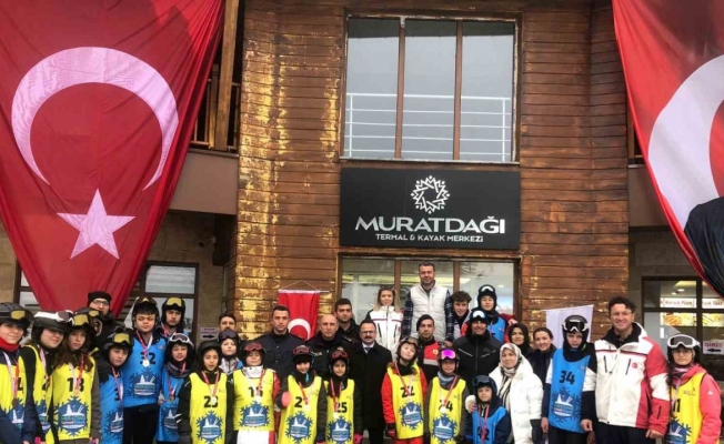 Okullar arası kayak şampiyonası Murat Dağı’nda yapıldı